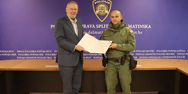 Božinović uručio iznimno promaknuće policajcu Cvitanoviću koji je iz požara spasio muškarca