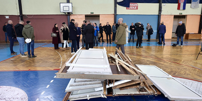 FOTO/VIDEO Dvorana u Sinju nakon 10 godina napokon kreće u energetsku obnovu