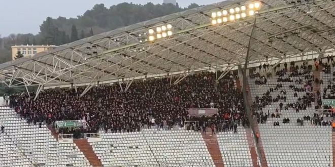 VIDEO Torcida skandirala: 'Oj, Zvezdo, zvezdana, ti k...'