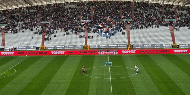 Minuta šutnje na Poljudu