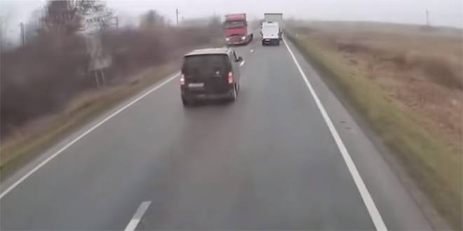 STRAVIČNA NESREĆA Sedam navijača PAOK-a poginulo u sudaru kombija i kamiona u Rumunjskoj