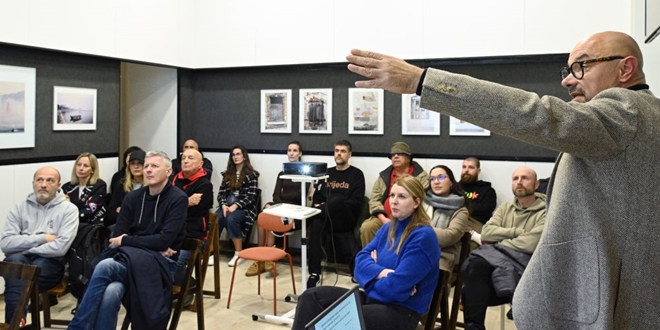 OD FOTOGRAFIJE DO OTISKA  Održano predavanje Igora Čaljkušića u Fotoklubu Split
