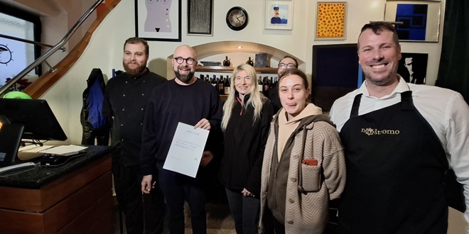 FOTOGALERIJA Stanari zajedno nagradili obrte u centru grada