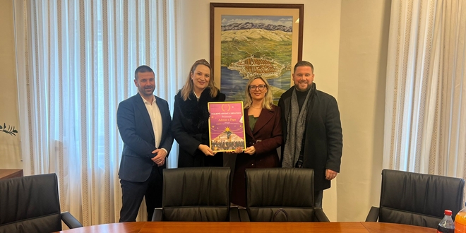 U Pagu uručena plaketa za 3. mjesto u izboru za Najljepši advent u Hrvatskoj