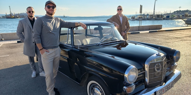 FOTOGALERIJA Klasik iz 1966. plijenio poglede na splitskoj Rivi