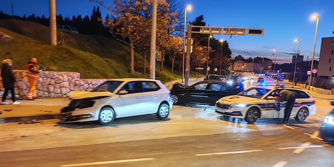 PROMETNA U SPLITU Sudarila se dva automobila
