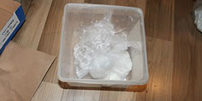 Žena na Malom Lošinju bježala policiji i kroz prozor vozila bacala speed